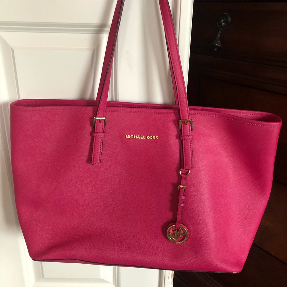 Michael Kors jet set travel tote/matching wallet